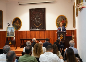 Rodríguez Estrada anunció una nueva salida de la Patrona bajo una foto de Fernando Fossati