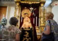 Los hermanos de Afligidos se despidieron de la Virgen de la Amargura antes de su restauración