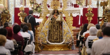 El día gran de de San Fernando se inicia con la felicitación a la Patrona, la Santísima Virgen del Carmen