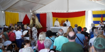 Una eucaristía anticipa la procesión marítima junto a la Virgen del Carmen de Gallineras