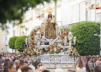 La Virgen del Carmen pone con su procesión el broche perfecto a un nuevo 16 de julio