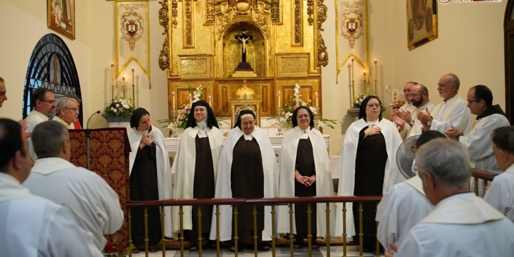 Emotiva despedida a las Carmelitas Descalzas en Cádiz: Dejan atrás 120 años del convento de Argüelles