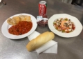 Los fogones de la cocina solidaria del Huerto se volvieron a encender para los usuarios de San Vicente de Paúl