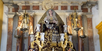 La Virgen de los Dolores preside hoy el rezo del Santo Rosario por las calles de la feligresía de la Iglesia Mayor