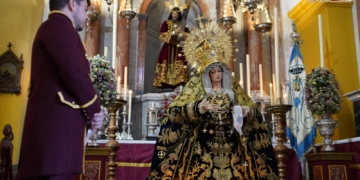La Virgen de los Dolores en Besamano durante toda la jornada de hoy en la Iglesia Mayor