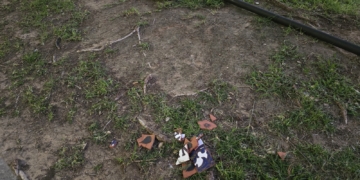 El rótulo del Paseo Virgen del Buen Fin destrozado