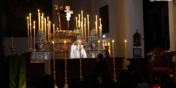 Jóvenes anticipan la festividad de San Francisco de Asís con una vigilia ante el Santísimo