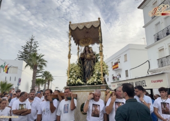 Vejer recibió con fervor a la Virgen de la Oliva en su traslado extraordinario al casco histórico