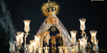 La Virgen de la Esperanza Coronada presidió el rezo del Santo Rosario por la feligresía de la Castrense