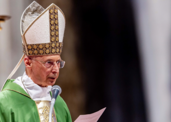 El Cardenal Bagnasco llama a las cofradías a despertar a una Europa «aletargada» desde la fe y la tradición