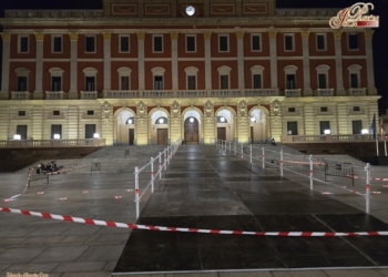 La Plaza del Rey se comienza a preparar para el Pontifical del 75 aniversario de la Coronación de la Virgen del Carmen