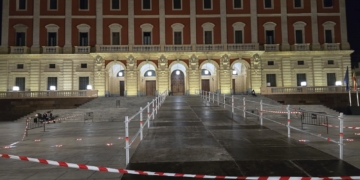 La Plaza del Rey se comienza a preparar para el Pontifical del 75 aniversario de la Coronación de la Virgen del Carmen