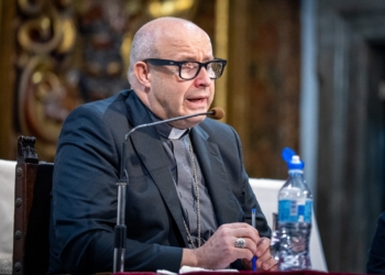 El obispo de Málaga destaca el papel de las hermandades y cofradías en Andalucía como el vehículo principal para llegar a la Fe y vivir el Evangelio