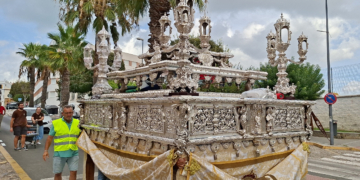 El paso de la Virgen del Carmen ya en su templo a la espera de un histórico 12 de octubre