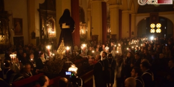 Jesús Cautivo y Rescatado se trasladó rodeado de fieles hasta su altar de Quinario