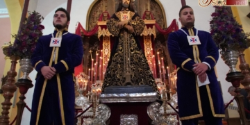 Jesús Cautivo y Rescatado en Besapié durante toda la jornada junto al altar del Rosario