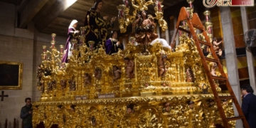 El traslado del paso de Afligidos a la Iglesia del Cristo marca el inicio del trabajo en los templos