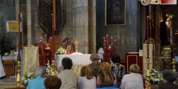 Afligidos ha dado inicio esta tarde al Triduo eucarístico en la Parroquia del Santo Cristo