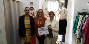 ‘Entretelas y Geranios Showroom’ gana el VIII concurso de escaparates del Corpus