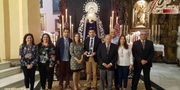 Dos hermanos donan durante el Triduo un corazón de plata a la Virgen de la Soledad