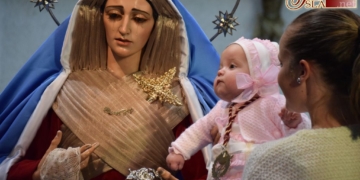En el Prendimiento también se celebró la presentación de los niños bautizados a la Virgen