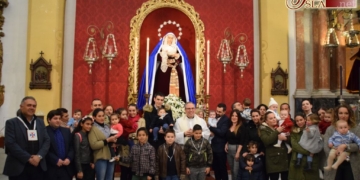 Los niños bautizados en el último año fueron presentados ante la Virgen de la Trinidad