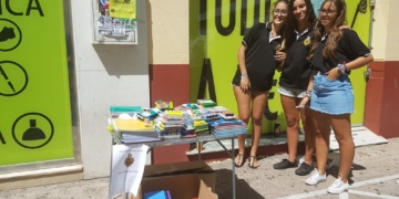 Los jóvenes de la Hermandad del Perdón recogieron material escolar para los más necesitados