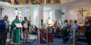 Resurrección celebró ayer con una eucaristía el XIII aniversario como hermandad