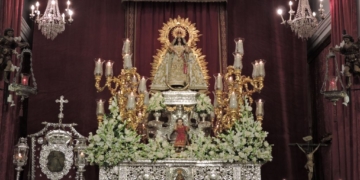 La lluvia obligó a suspender en Cádiz la salida procesional de la Reina de la Viña