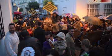 La lluvia no pudo con la cabalgata de Reyes Magos organizada por el Nazareno