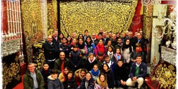 Hermanos de Santo Entierro visitaron parte del patrimonio de Sevilla de la mano de Irene Gallardo