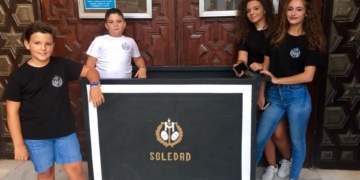 Los jóvenes de la Soledad también recogen material escolar para los acogidos en Cáritas