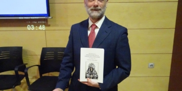 Fernando Mósig presentó el libro sobre la historia de la Hermandad de la Soledad