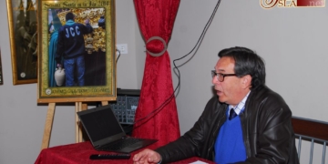 Enrique Fernández llevó, entre fotos y vídeos, a los jóvenes cofrades a los setenta y ochenta