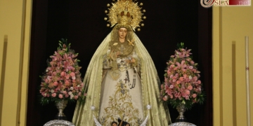 La Virgen de la Trinidad en el altar mayor y con el recuerdo a Luis Álvarez Duarte