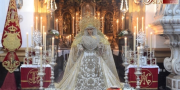 El besamano abre los cultos a la gaditana Virgen de la Caridad de la hermandad de las Penas