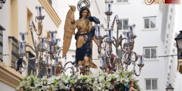 El Santo Ángel Custodio procesionó por la feligresía de la Castrense gaditana