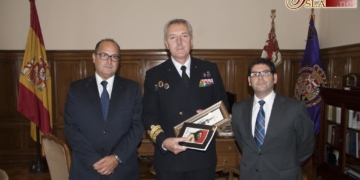 El nuevo COMGEIM recibió a la Hermandad del Santo Entierro en Capitanía General