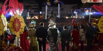 Melchor, Gaspar y Baltasar llenan de ilusión y público las calles de San Fernando