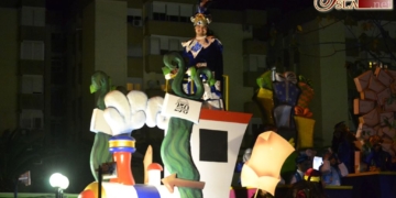 La Cabalgata del Heraldo anticipa la llegada de los Reyes Magos a La Isla