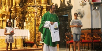 Más de 50 isleños celebraron junto a Fray Ángel Palomino los 25 años de su Profesión Simple