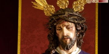 El Cristo del Amor abre la Cuaresma chiclanera con su Besapié