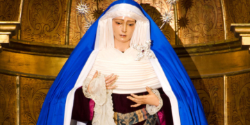 La Virgen se viste en La Isla de hebrea al llegar el Miércoles de Ceniza