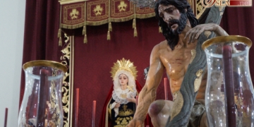 La probabilidad de lluvia llevó el rezo del Vía-Crucis de Humildad al interior del templo