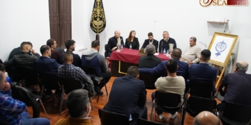 Vivencias y recuerdos en la mesa redonda del XL aniversario de la cuadrilla de Cristo Rey