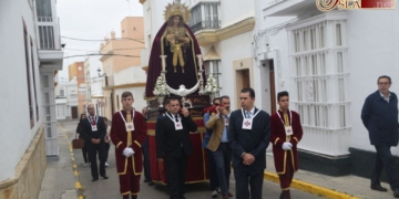 El ciclo de los rosarios de la aurora se abrió el domingo con el de la Virgen de la Trinidad