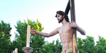 Jesús Resucitado presidió el Vía-Lucis por las calles de la feligresía de San José Artesano