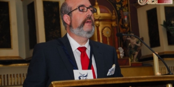 Versos y rosas de Luis de Celis para la Virgen de la Salud en su XXXIII Pregón