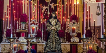 Jesús Cautivo recibe, entre largas colas, los besos y la devoción de todo el pueblo de San Fernando
