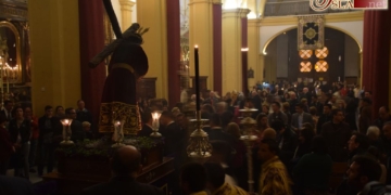 Los isleños arroparon a Jesús Nazareno en su traslado al altar de Quinario